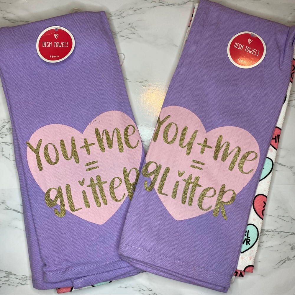4 Kitchen towels